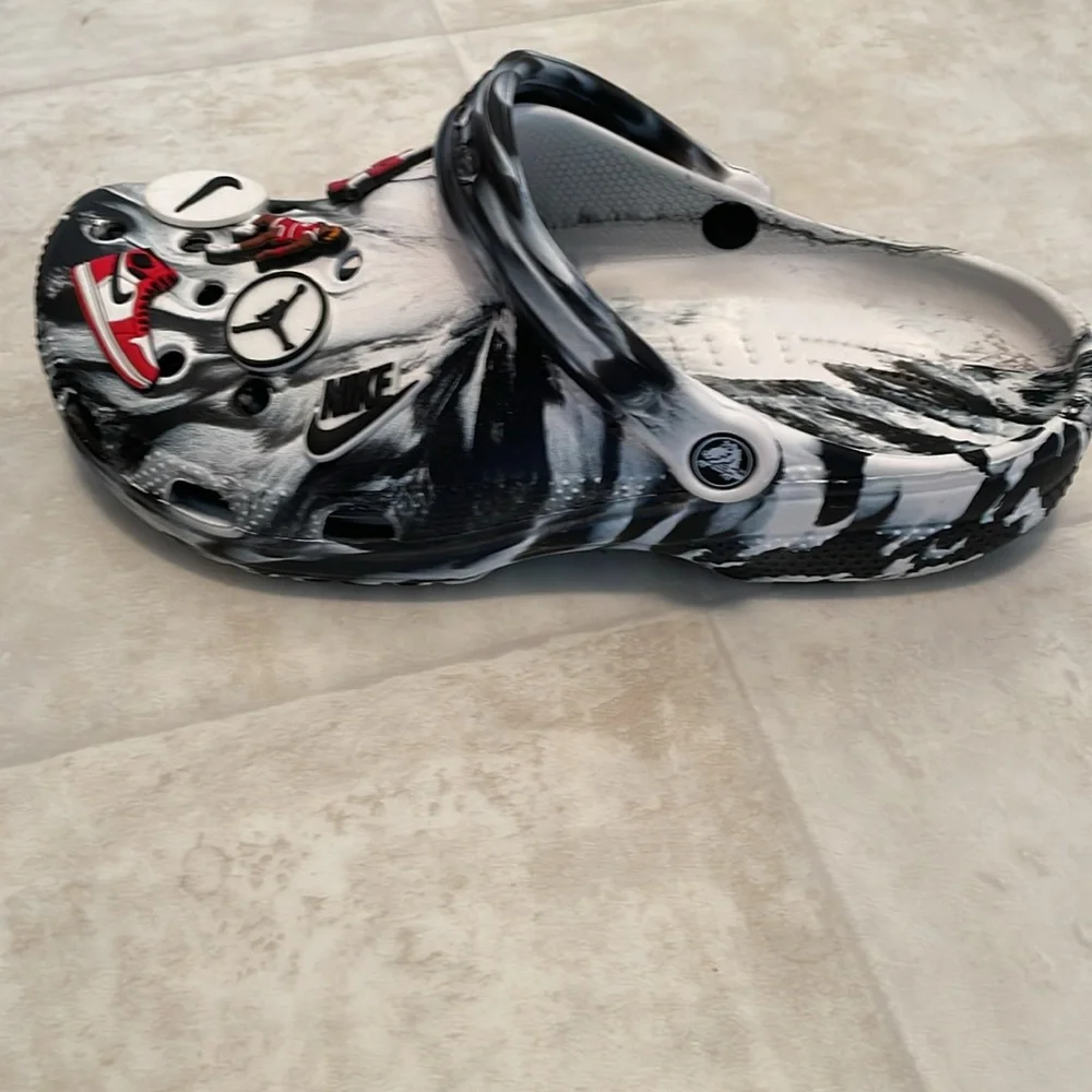 Crocs Classic Clog men’s size 9 - Picture 9 of 16